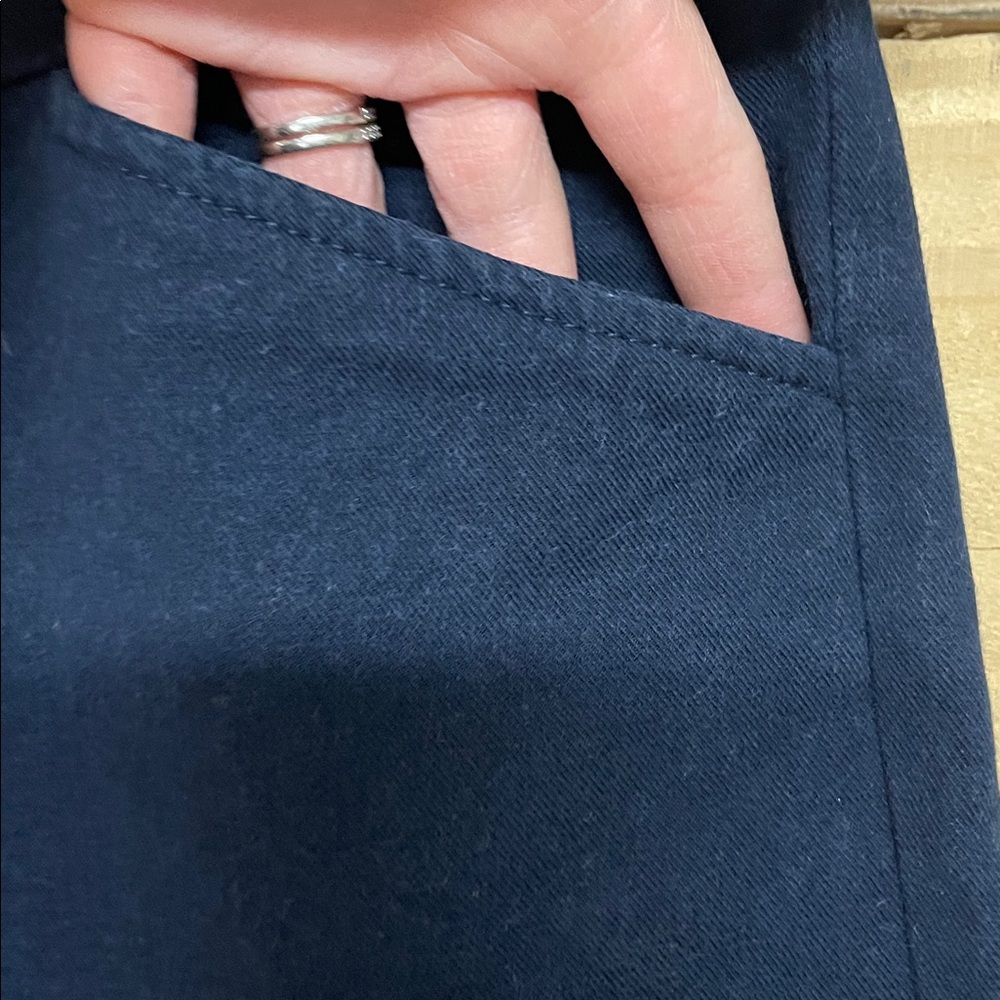 Time and Tru size Large (12-14) Dark Blue Lightweight Bermuda Shorts - Picture 6 of 10